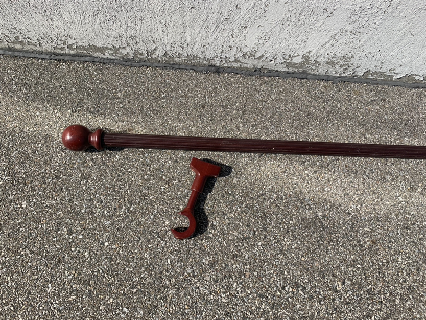 Curtain rod