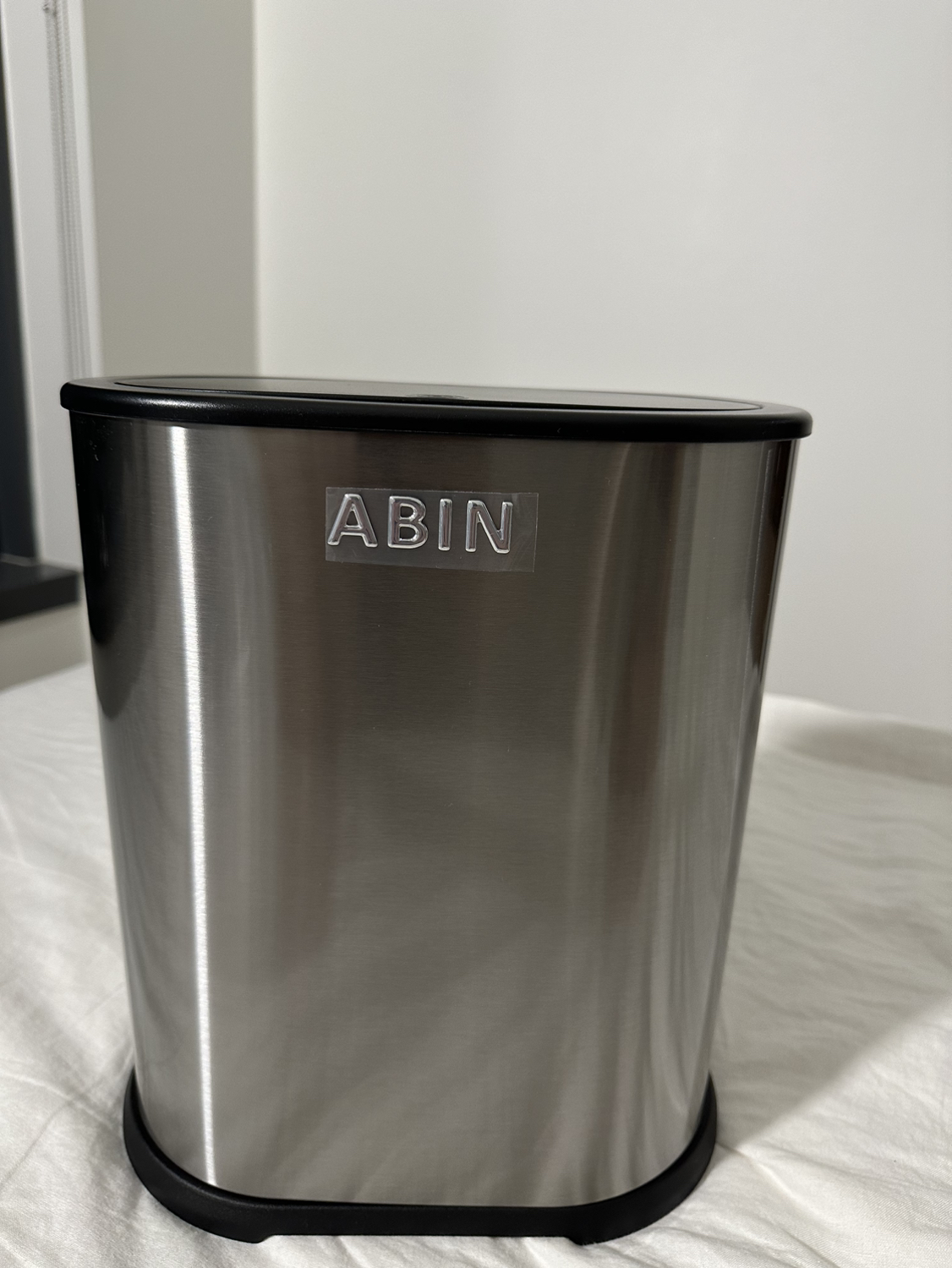 Brand new Bathroom Trash Bin - photo 2