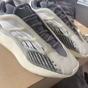 Yeezy 700