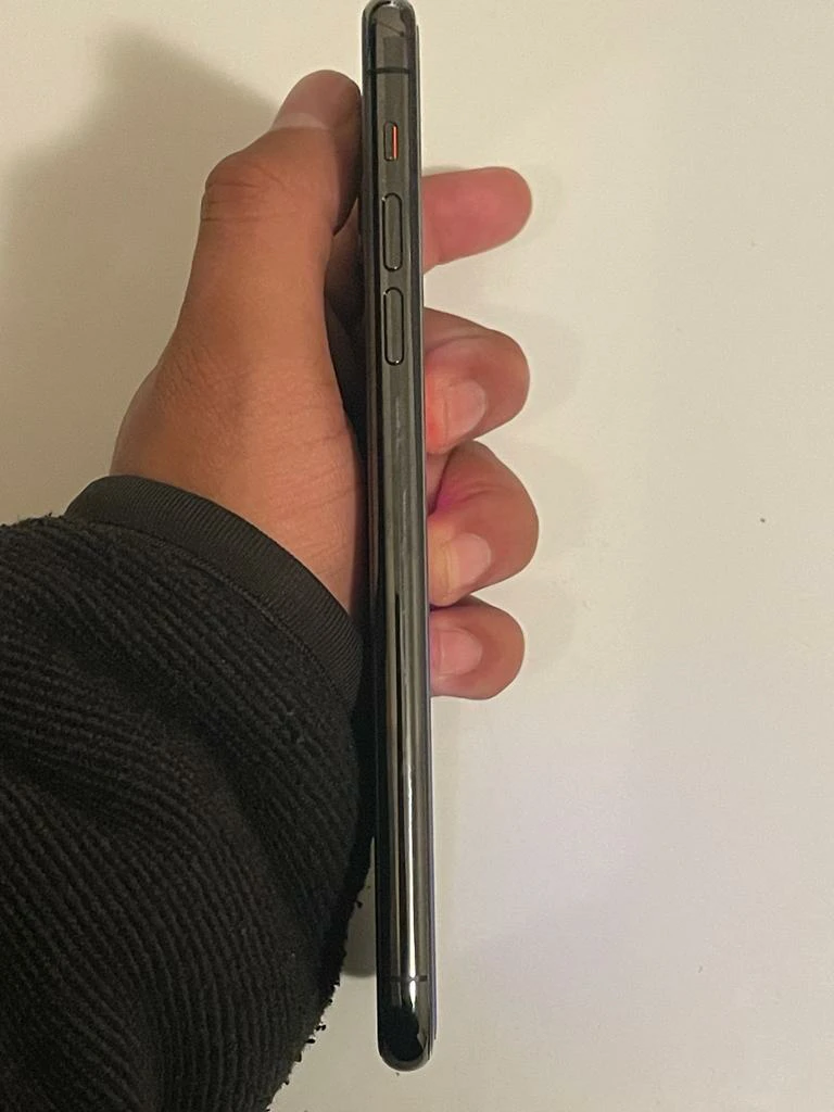 iPhone 11 Pro Max mint condition - photo 5