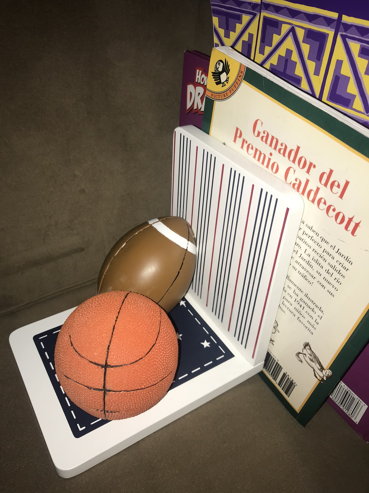 Kids bookends / firm price image indicator(2)