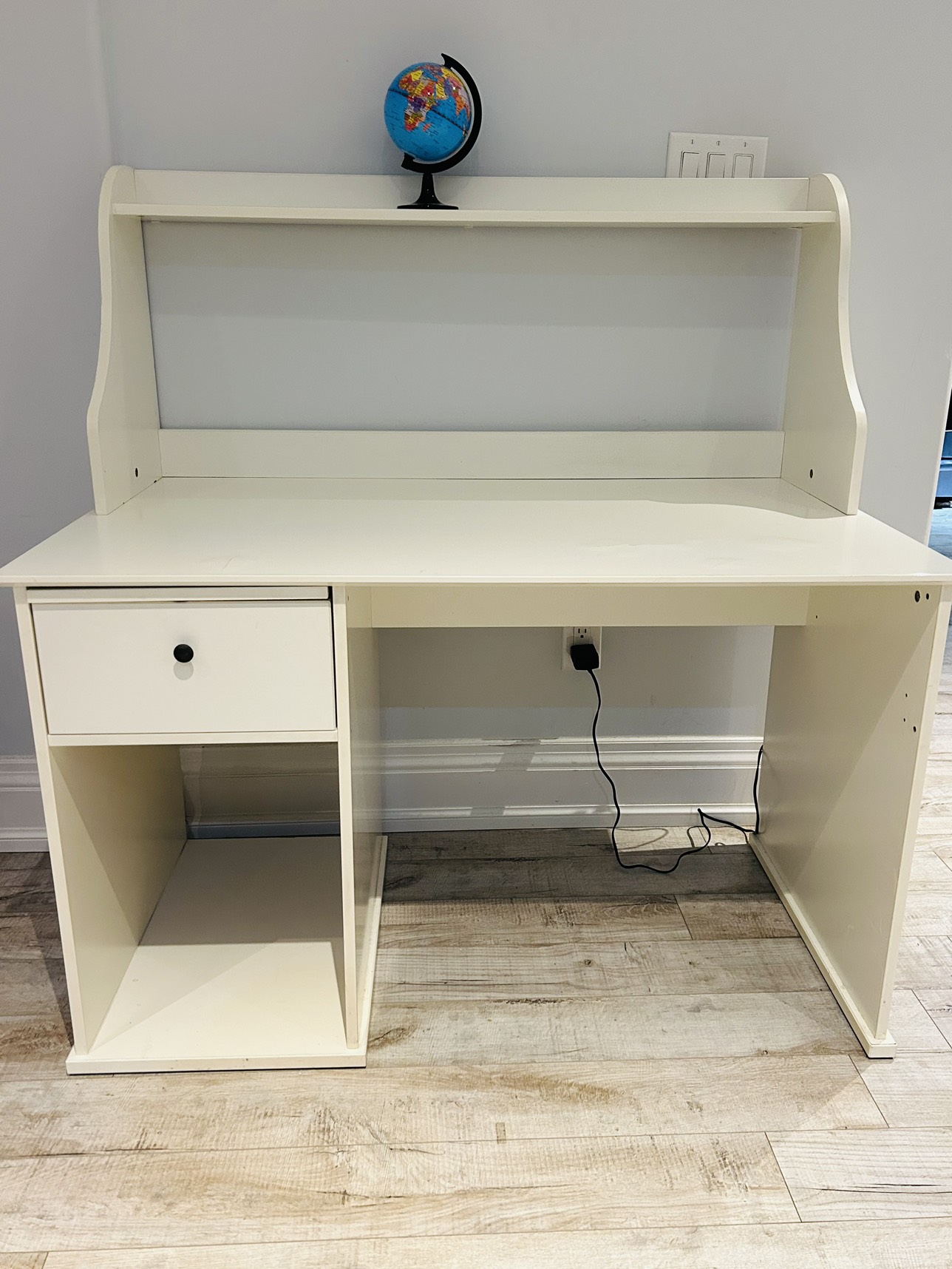 Study Table - photo 2