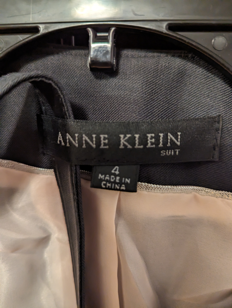 Suite jacket with belt image indicator(7)