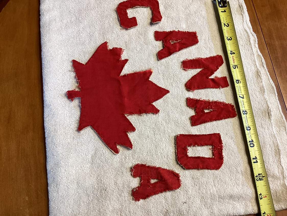 Rare 1968 CANADA OLYMPIC HOCKEY TEAM CREST from ORIGINAL SWEATER image indicator(3)