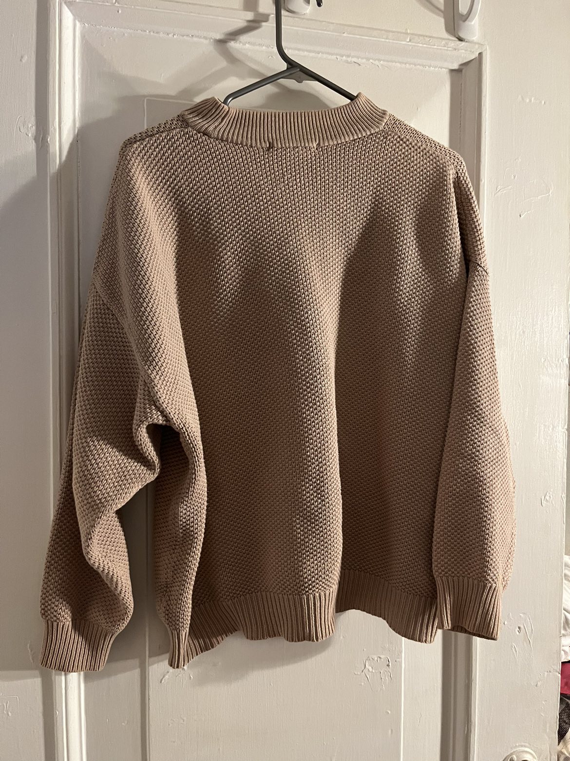 Uniqlo sweater size L image indicator(2)