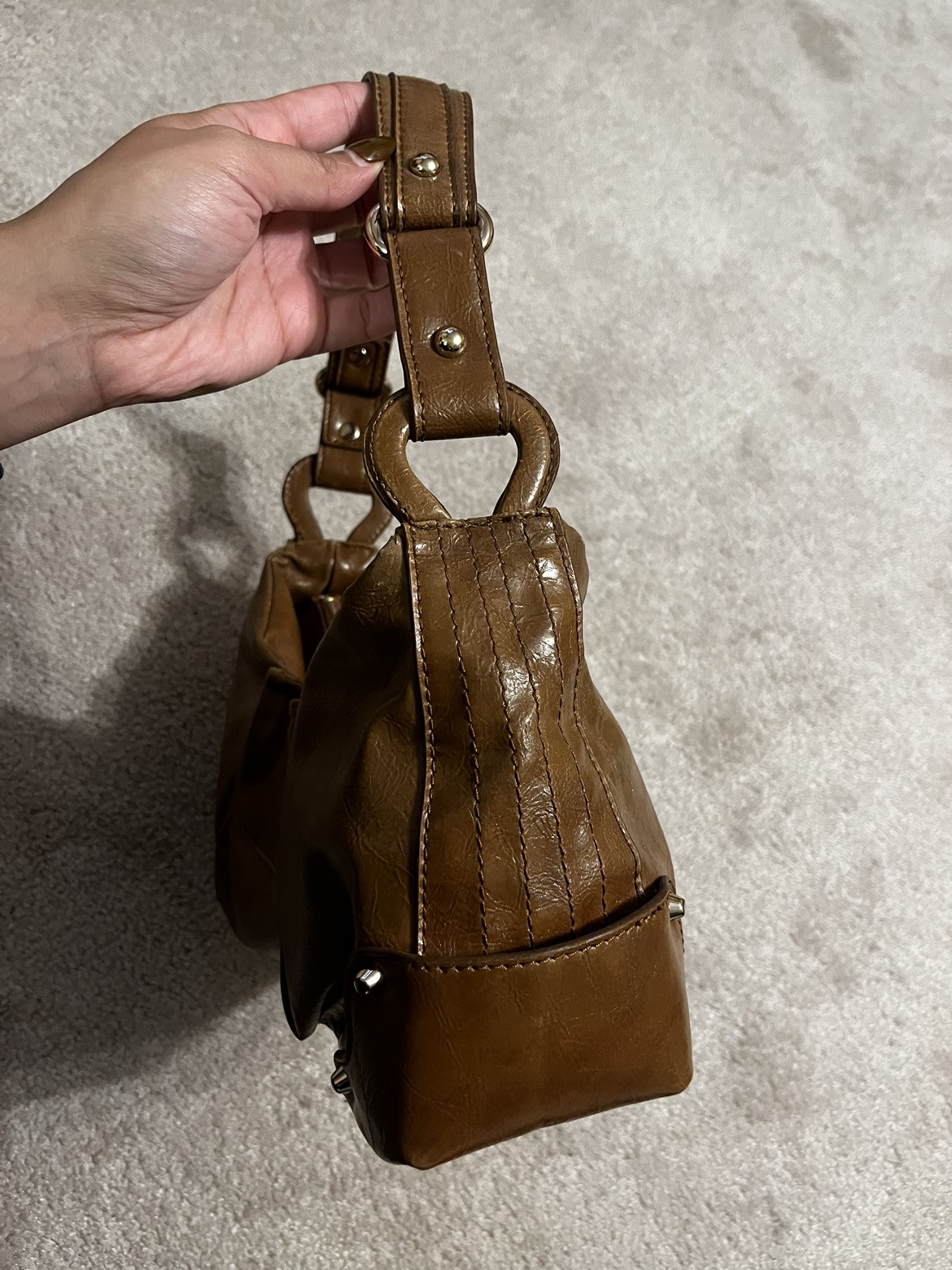 Caramel brown shoulder bag (Jessica Simpson) - Y2K era image indicator(2)