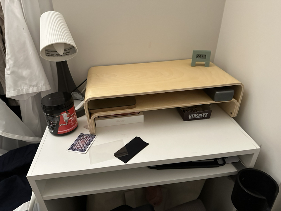 Vattenkar- Ikea laptop/monitor stand