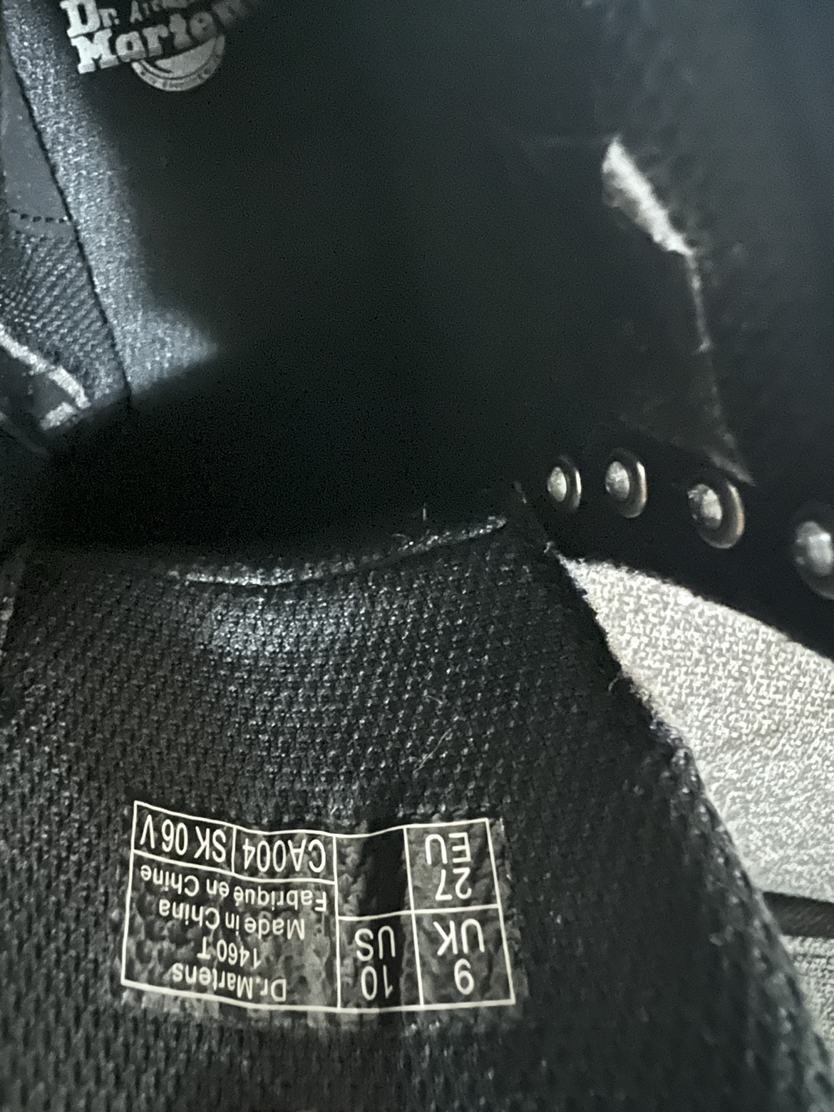 Dr. Martens image indicator(3)