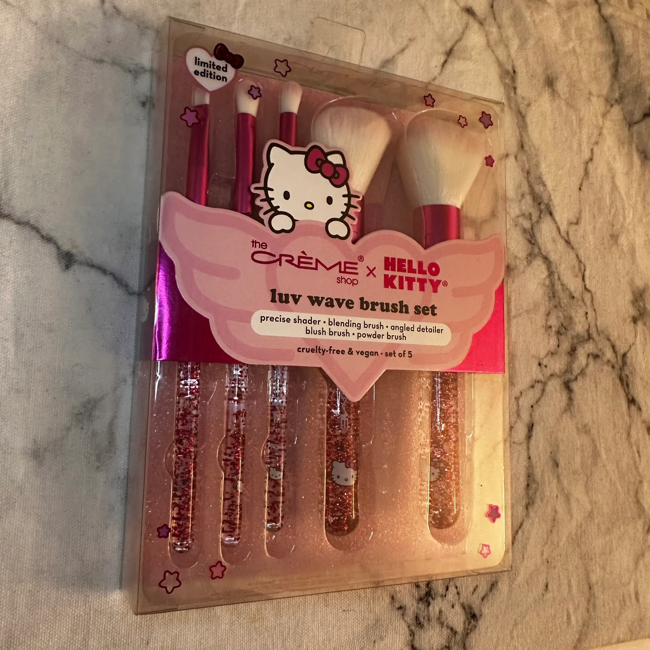 Hello Kitty Luv Wave Brush Set