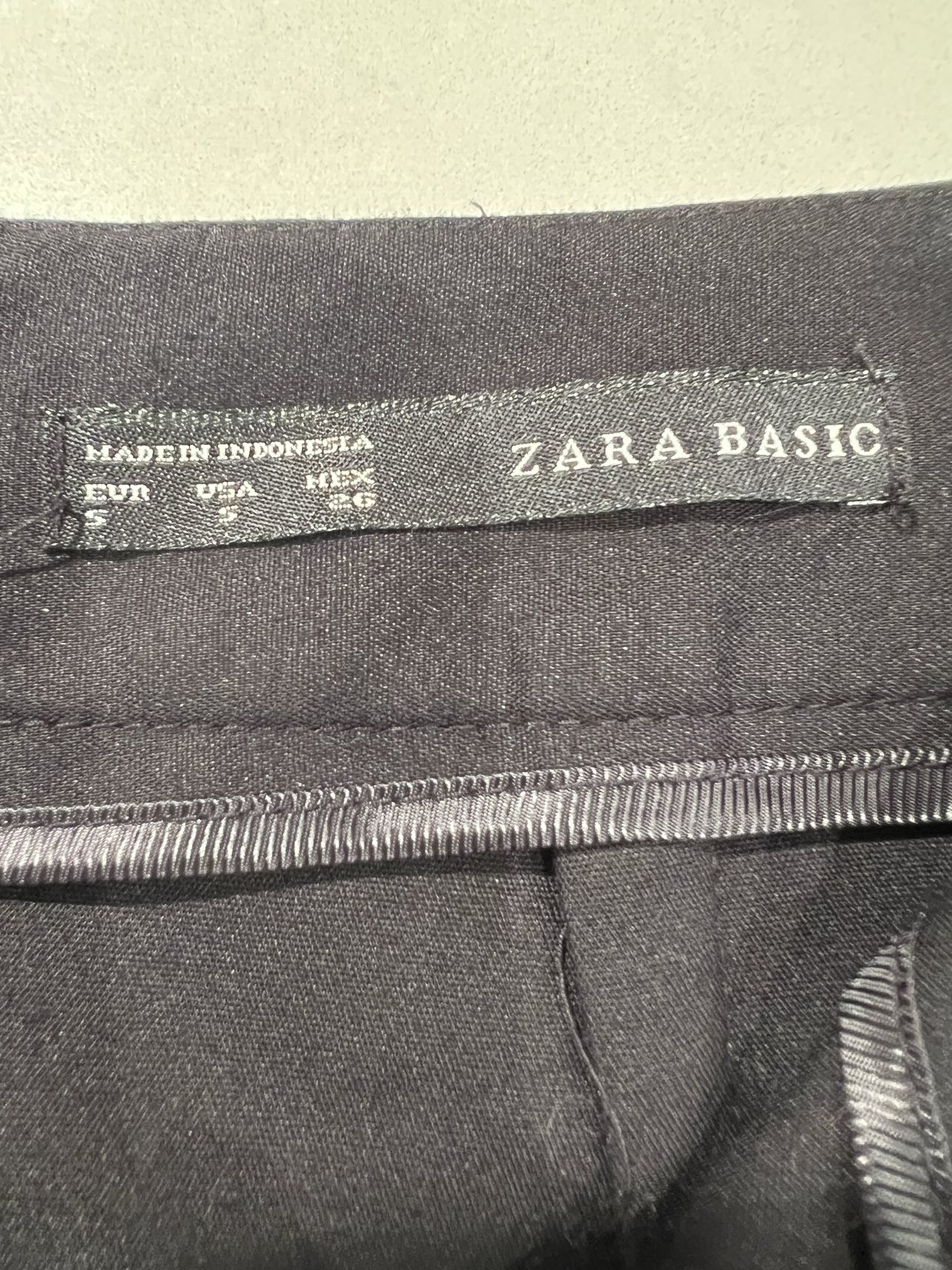ZARA black pencil skirt - size 5 image indicator(3)