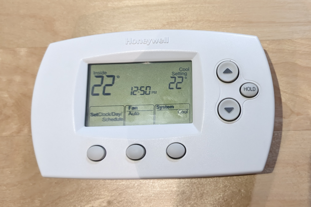 Honeywell Digital Programmable Thermostat thumbnail