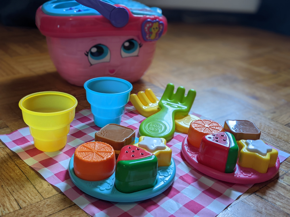 LeapFrog Shapes & Sharing Picnic Basket