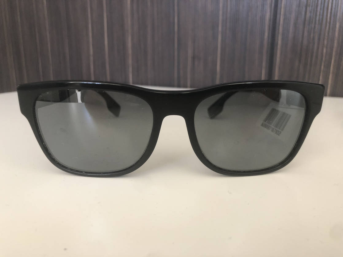 Brand New Burberry Sunglass image indicator(2)