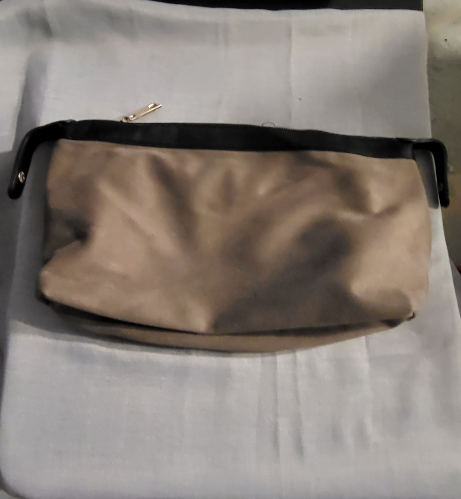 #freecycle Black handbag image indicator(3)