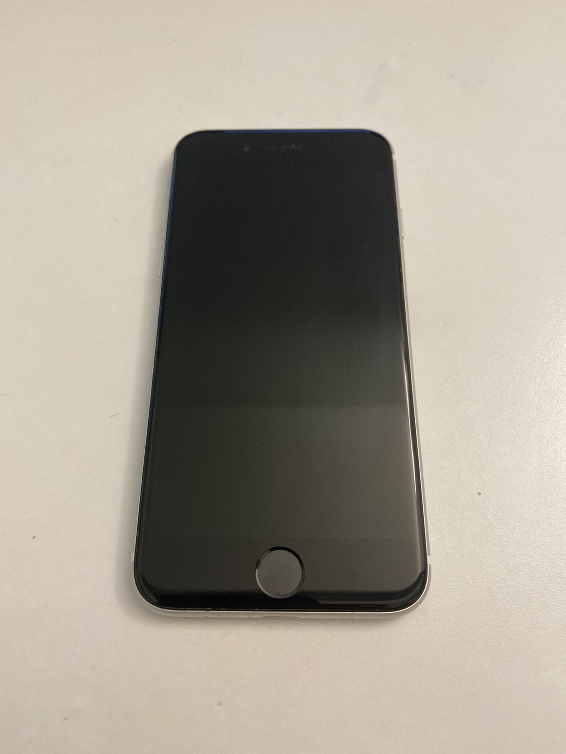 iPhone SE (2020) Unlocked