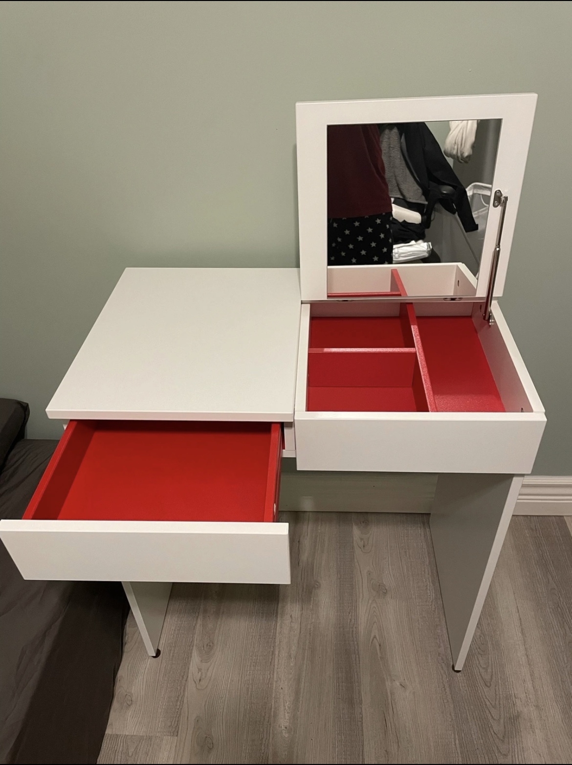 IKEA Makeup/dressing desk with mirror - photo 2