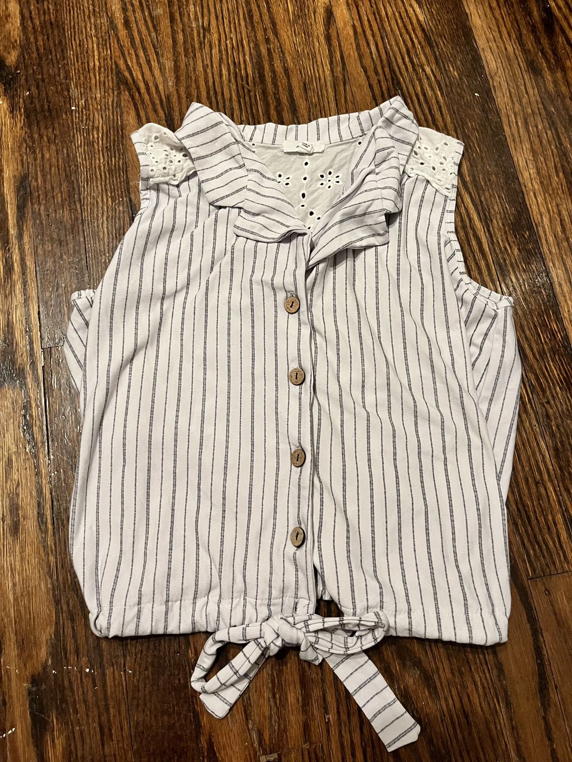 No sleeves shirt thumbnail