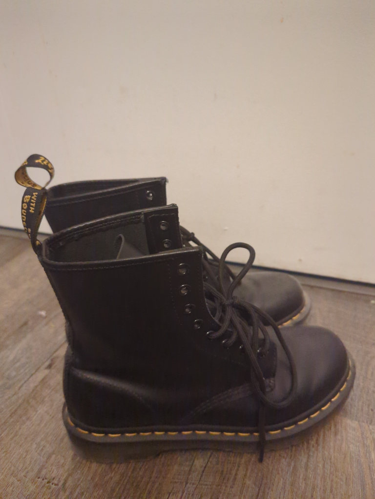 Doc Martens size US 8 thumbnail