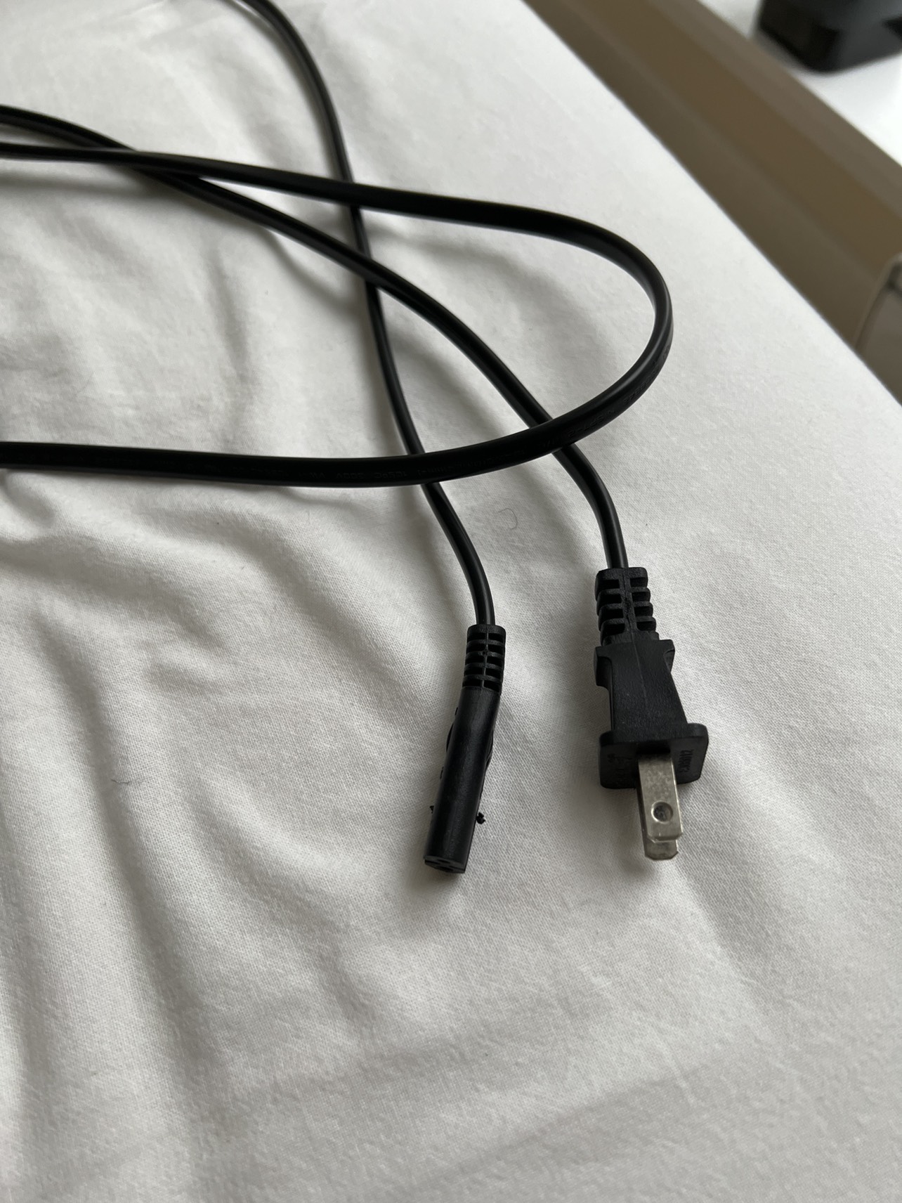 Apple TV cable - AC power cable cord - photo 2