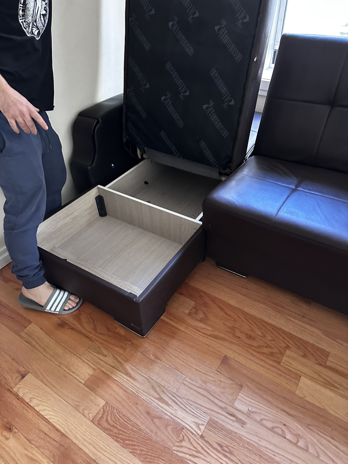 Couch - used like new - photo 3