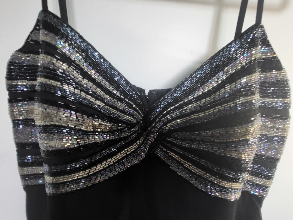 Brand New_Elegant Evening Gown size 8CAN