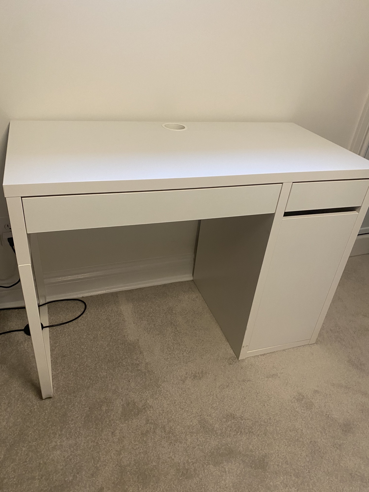 Micke Ikea office desk - photo 2
