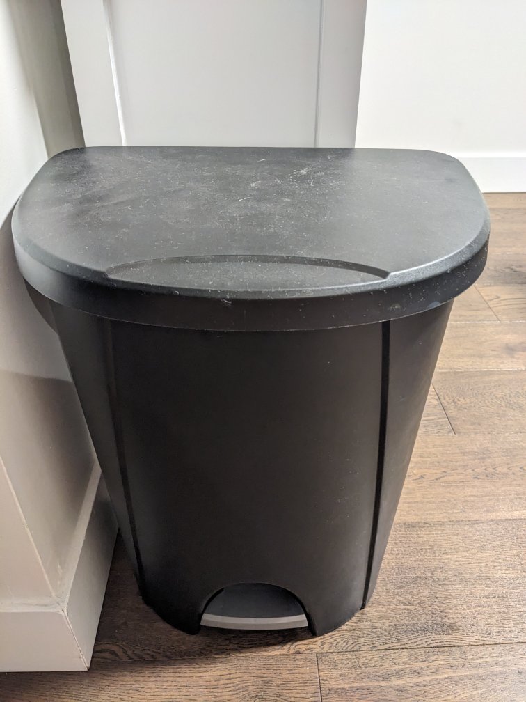 Garbage Can - 25 Liter Black Step Can thumbnail