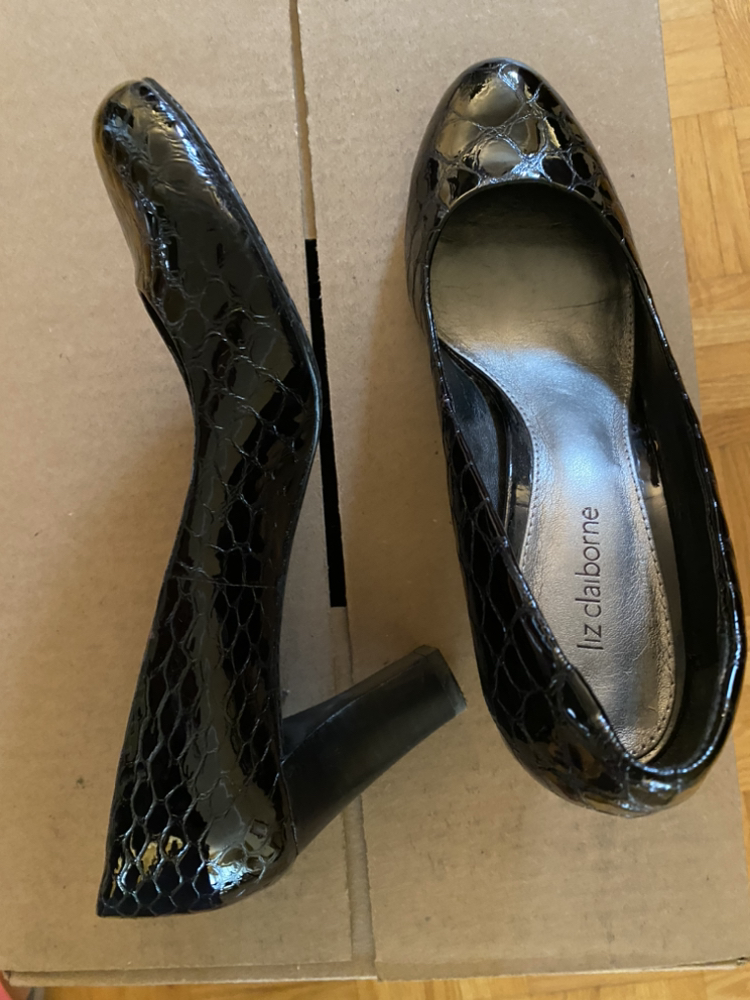 Various boots and shoes image indicator(9)