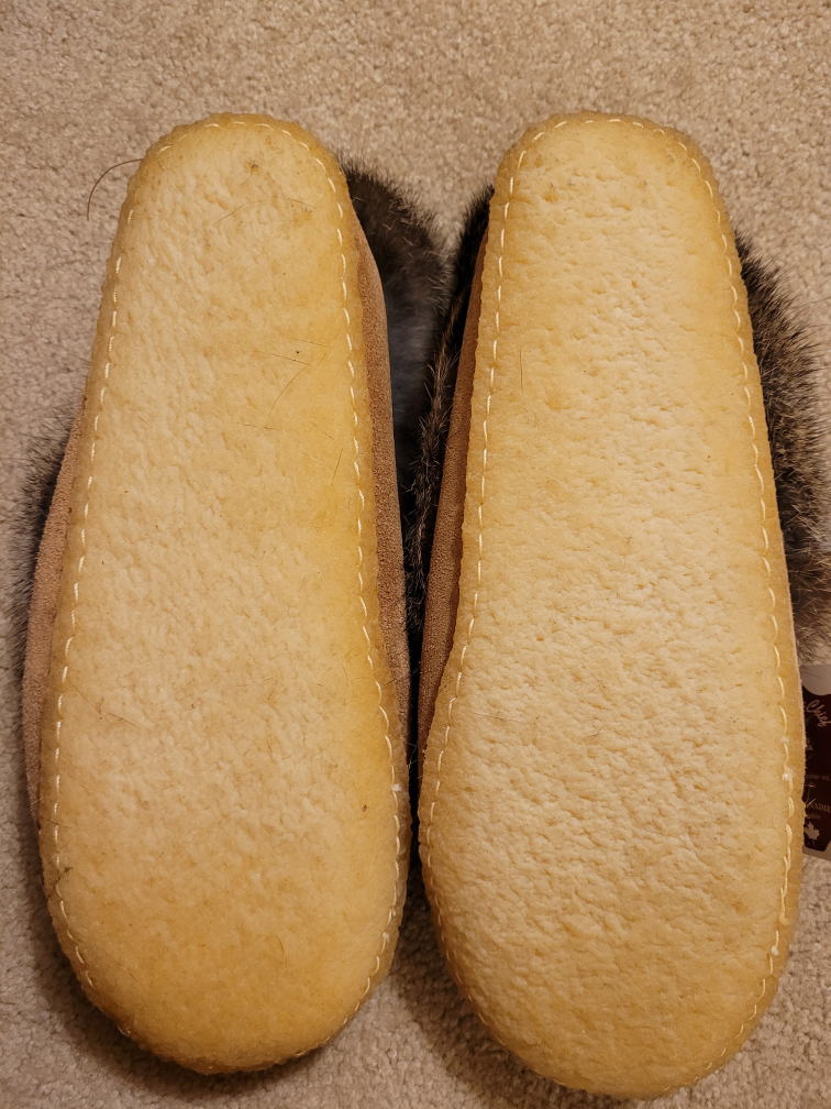 BNWT Genuine Leather and Fur Moccasins image indicator(5)