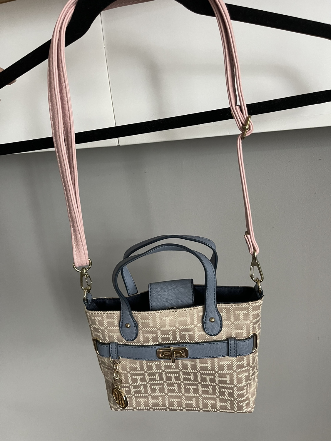 Tommy Hilfiger bag - photo 3