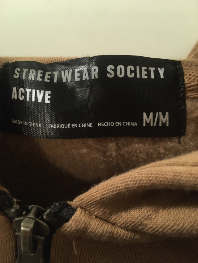 Like new, medium size. image indicator(3)