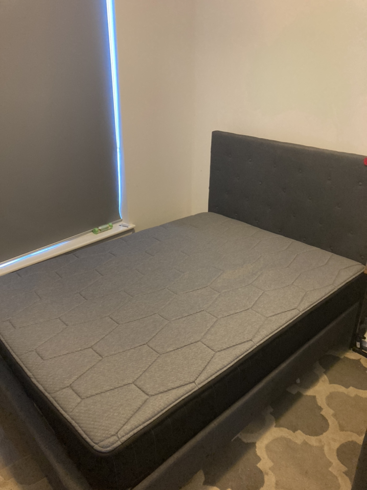 Bed and mattress - photo 2
