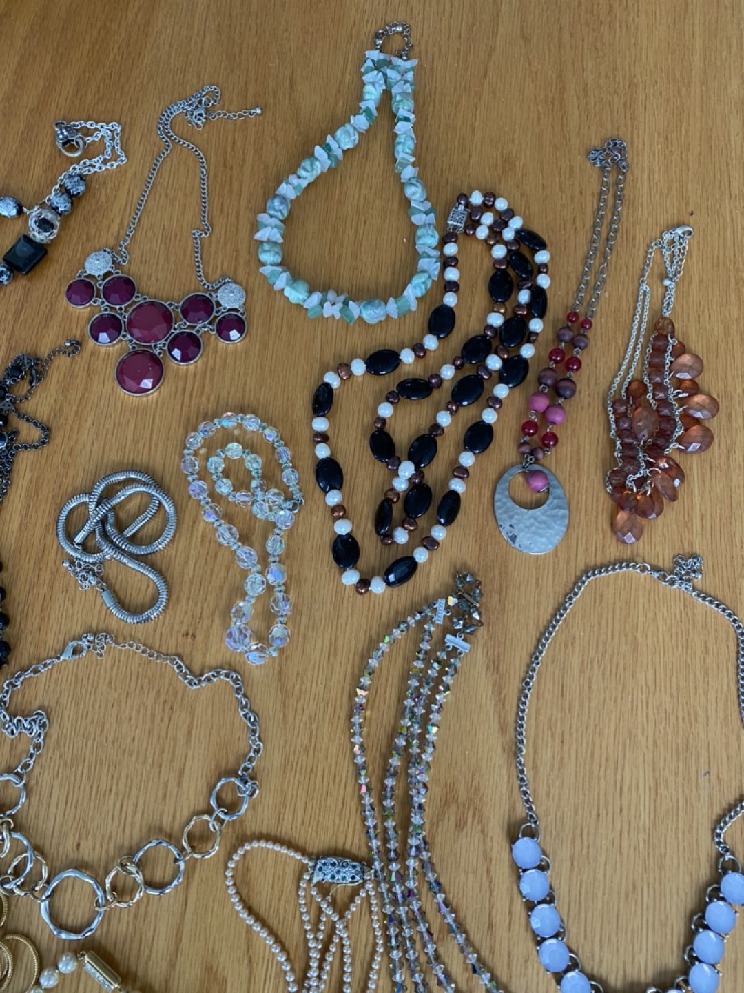 Jewelry, miscellaneous lot image indicator(4)