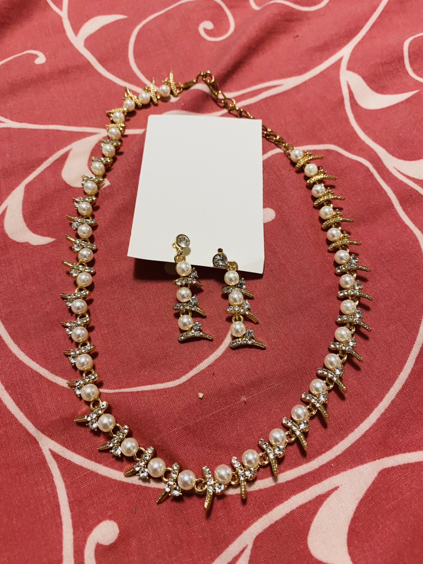 White Pearl earrings and necklace - photo 2