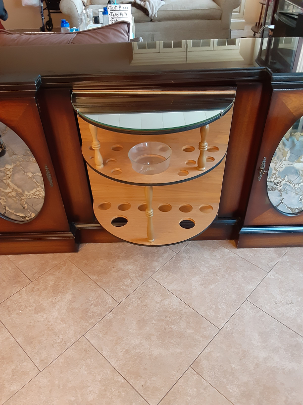 Credenza image indicator(5)