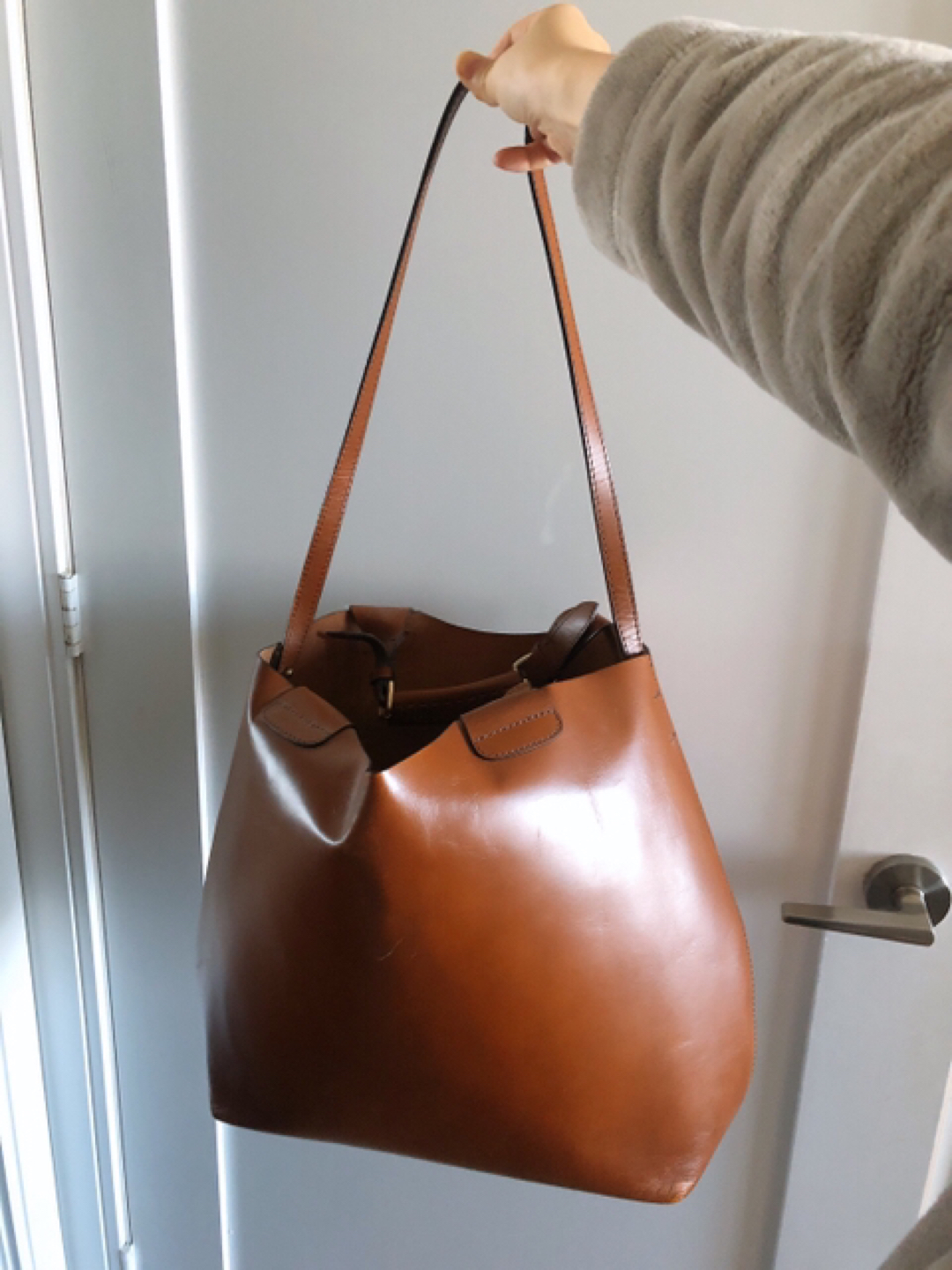 Zara cow leather bucket bag image indicator(2)