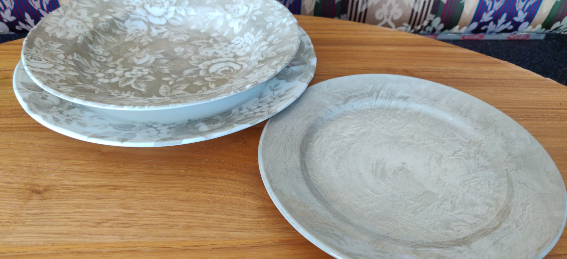 Free dish set