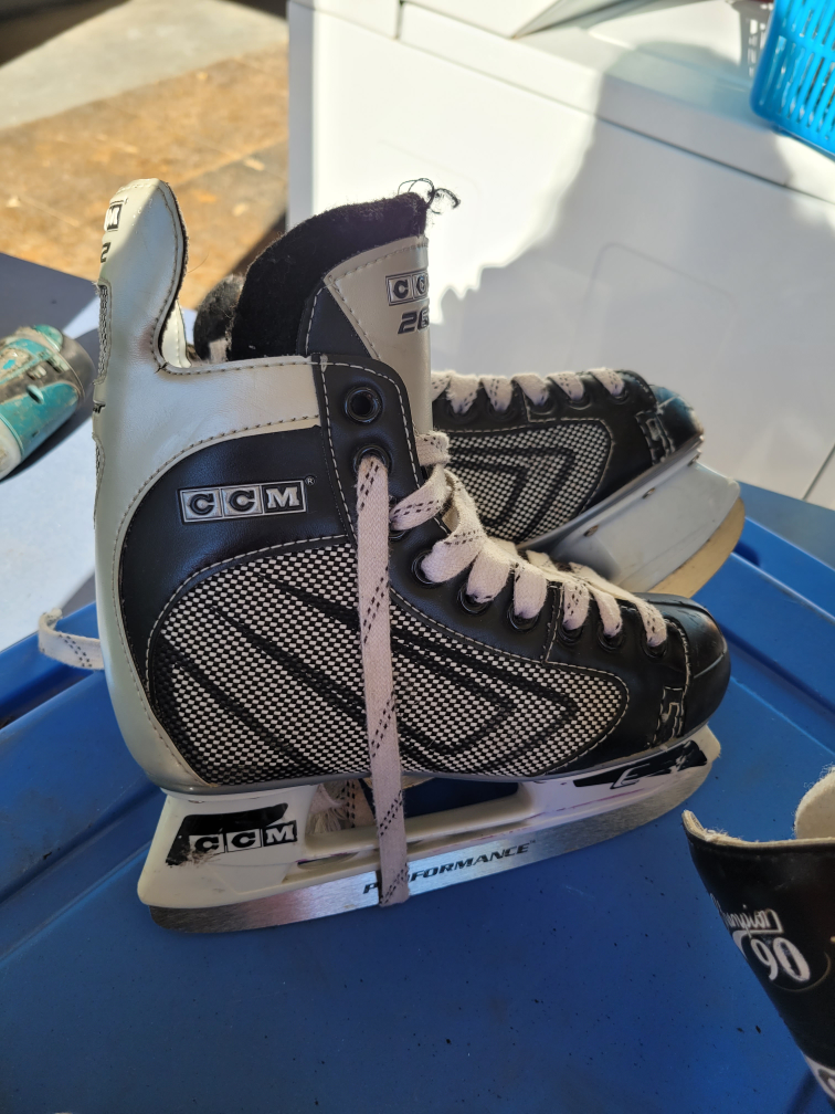 boys skates size 1 & 3 - photo 4
