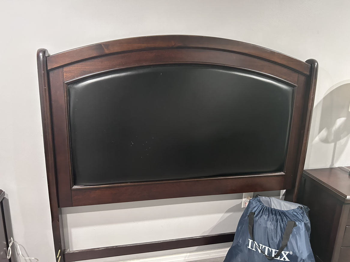 Queen bedroom set - photo 2