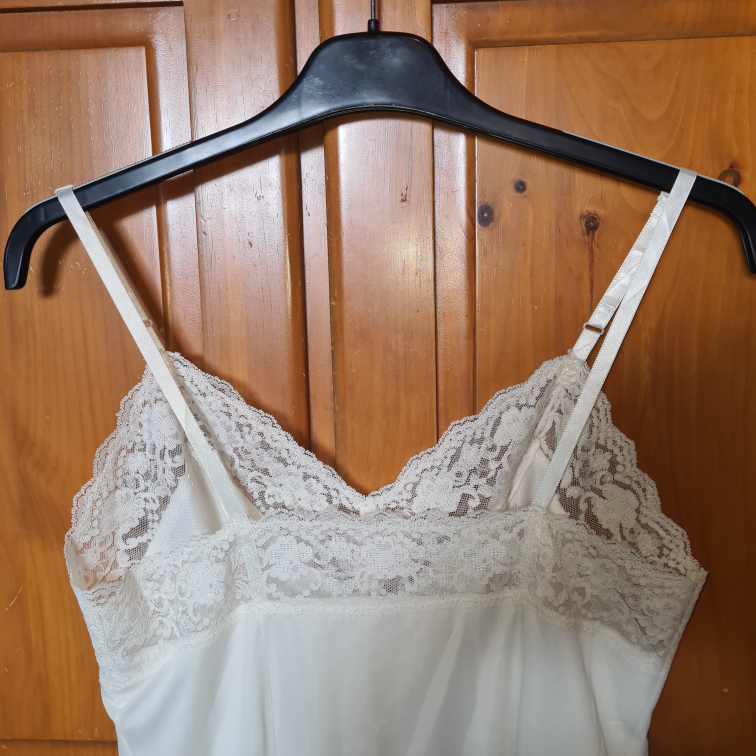 White light dress/nightgown image indicator(4)