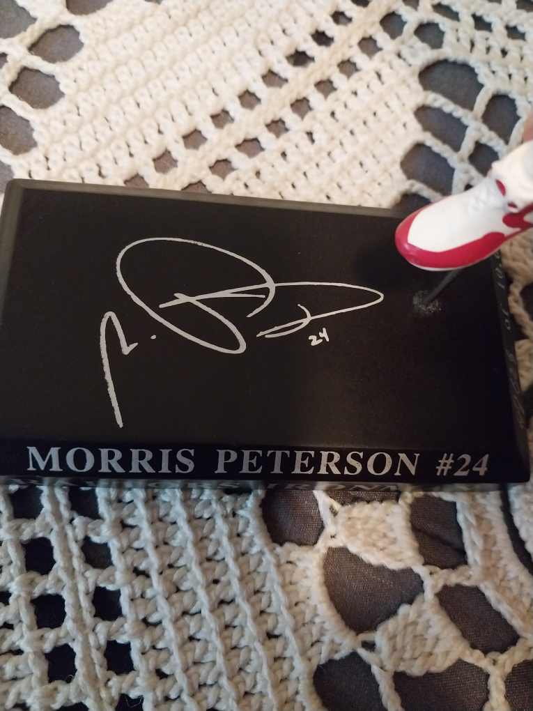 Morris Peterson Figurine - photo 3
