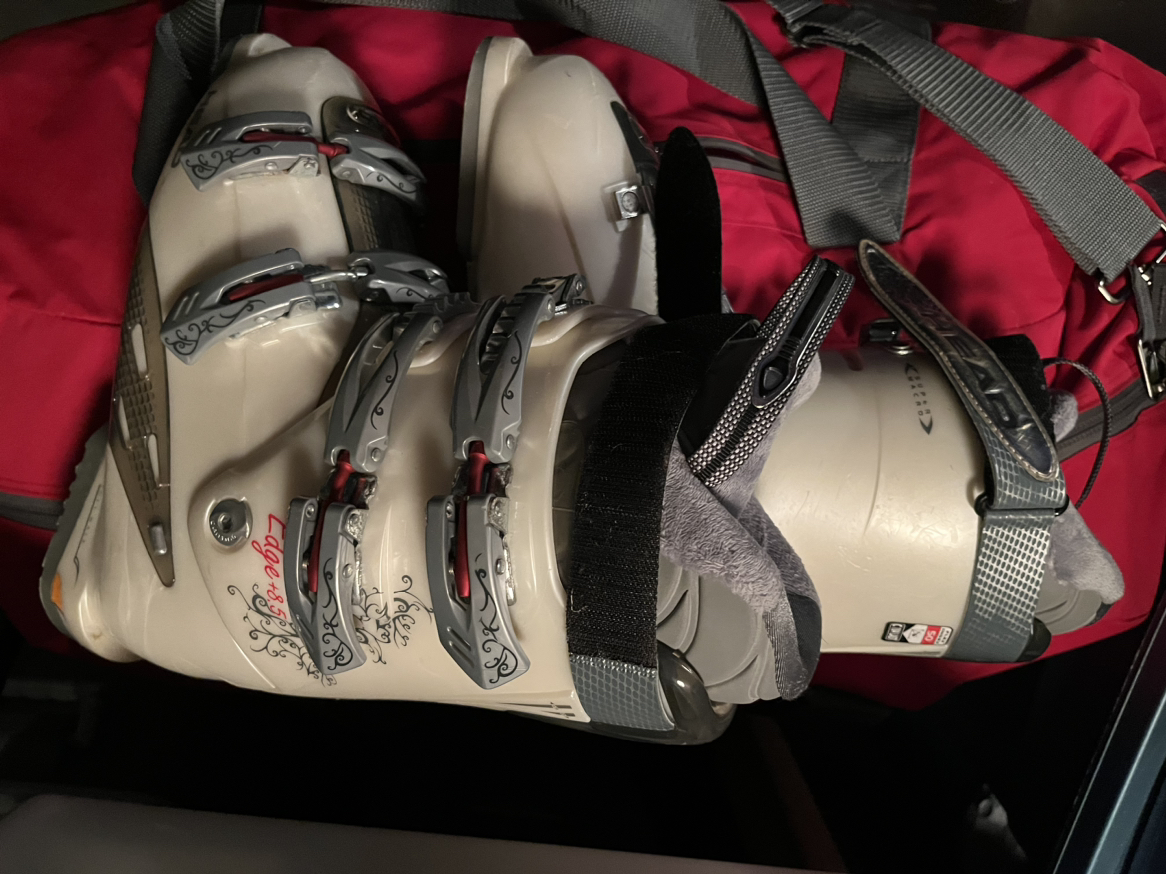 Women’s HEAD EDGE 8.5/sz 10.5 ski boots - photo 2