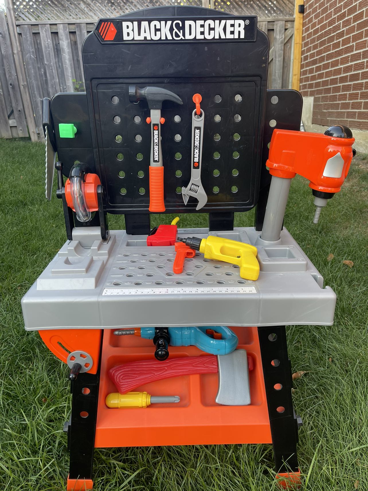 BLACK & DECKER Junior Power Tool Workshop thumbnail