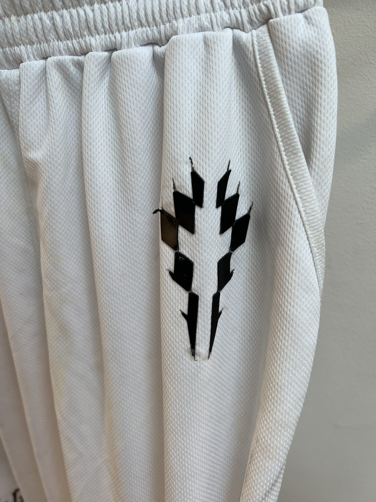 Marcelo Burlon Fuego shorts white - photo 4