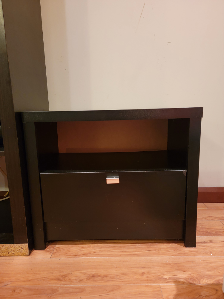 Nightstand/Bedside Table