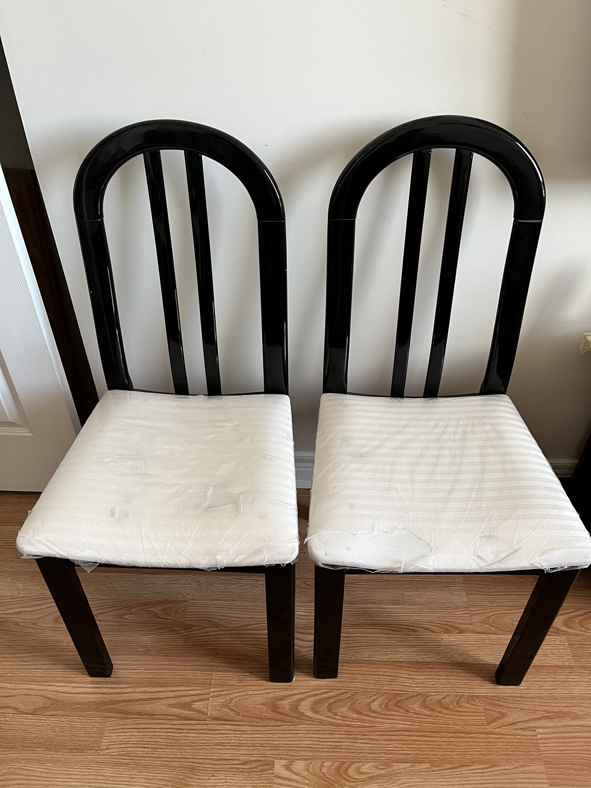 Dining Chairs thumbnail