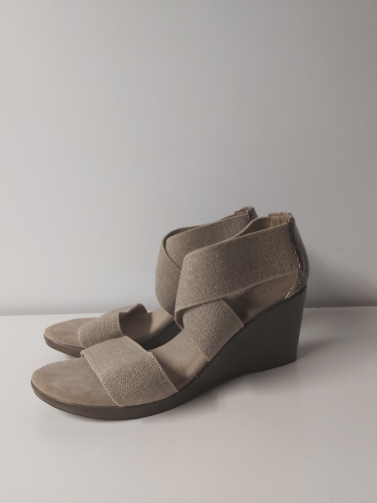 BARCELONA COLLECTIVE tan wedges, size 8.5 image indicator(2)