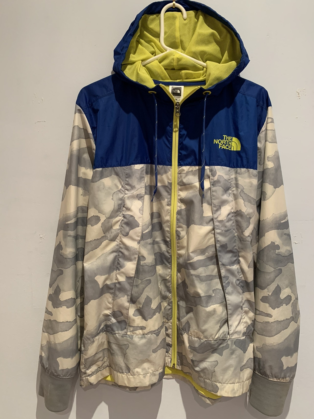 ❗️The North Face Windbreaker men’s size Medium