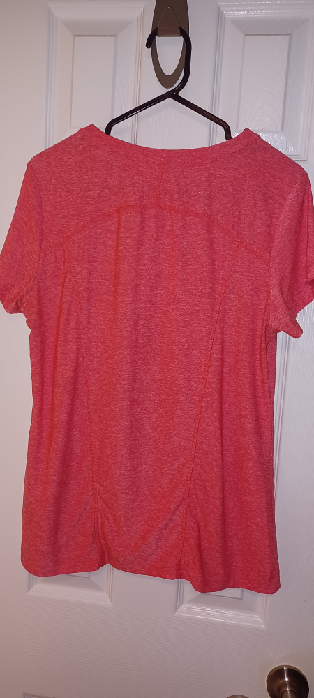 Size Medium Workout Top image indicator(2)