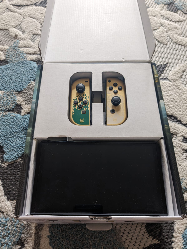 Nintendo switch OLED: Zelda totk edition.